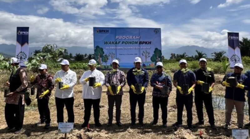 Inisiatif Hijau: BPKH dan Muhammadiyah Tanam Ribuan Pohon di Agam dan UMSB
