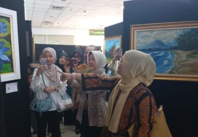 Kolaborasi Ibu dan Anak, 50 Lukisan Dipamerkan di Tamini Square